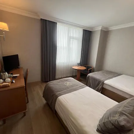 Fuar Otel 3*