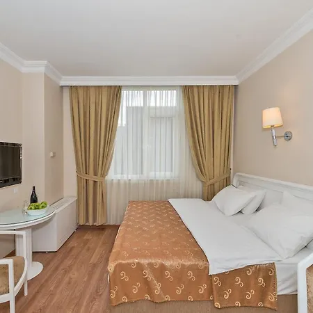 Fuar Ξενοδοχείο 3*
