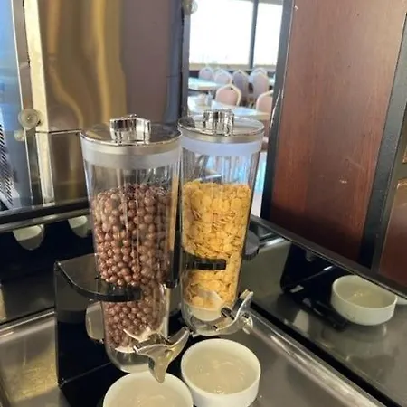 Fuar Ξενοδοχείο